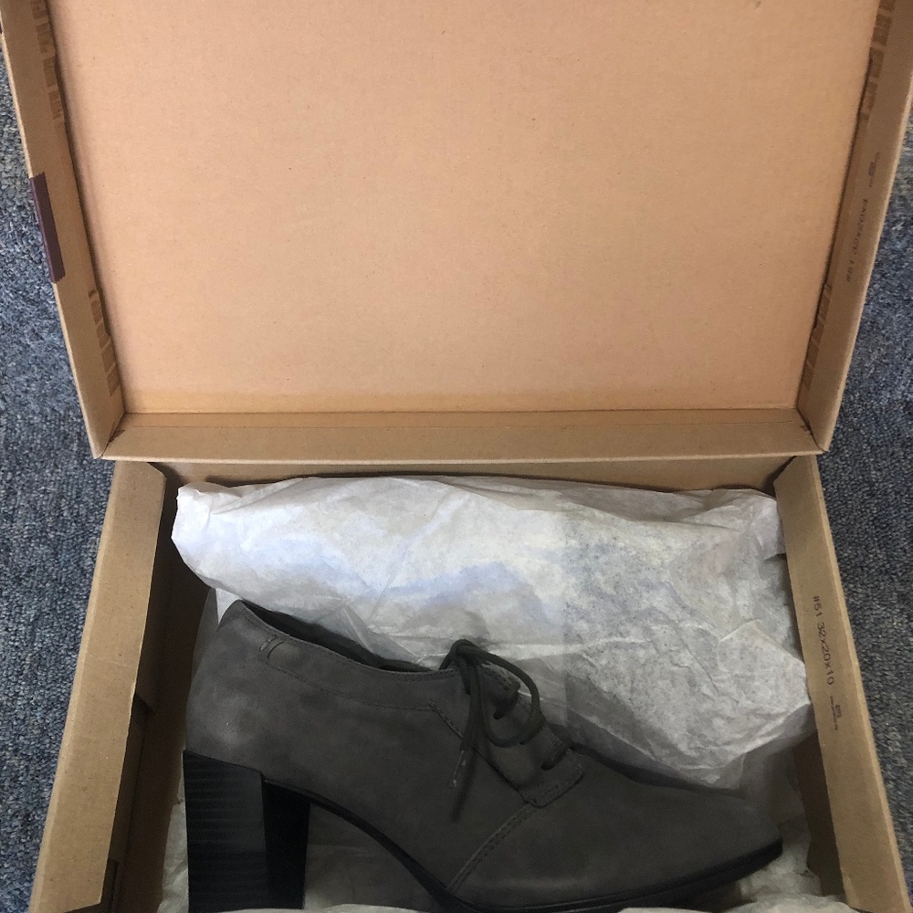 CLARKS Women's Araya Hale Lace Up Shoe-Gray- NEW!! - Picture 6 of 8